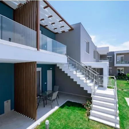 Ofrynio Luxury & Pool3 Appartement