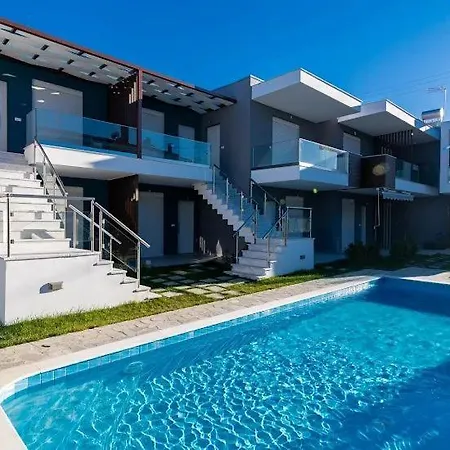 Ofrynio Luxury & Pool3