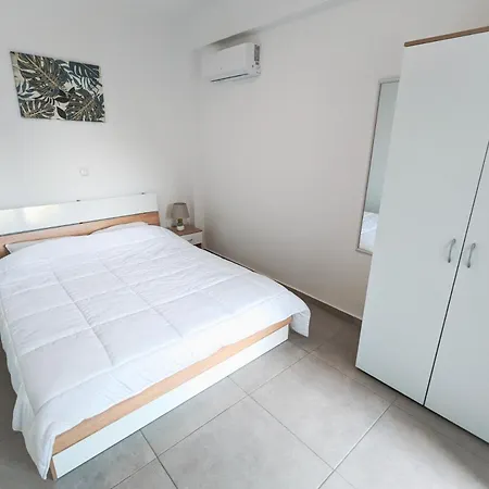 Appartement Ofrynio Luxury & Pool3 *